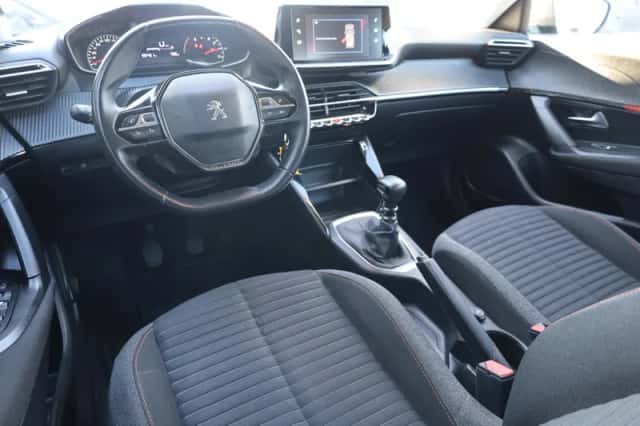 Peugeot 2008 (2021) thumbnail 3