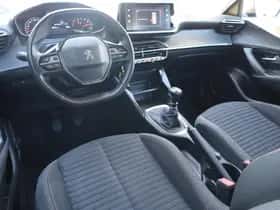 Peugeot 2008 (2021) thumbnail 3