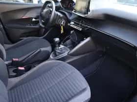 Peugeot 2008 (2021) thumbnail 26