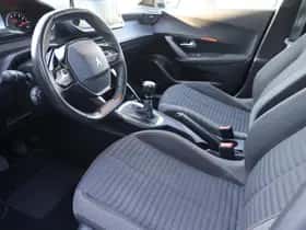 Peugeot 2008 (2021) thumbnail 4