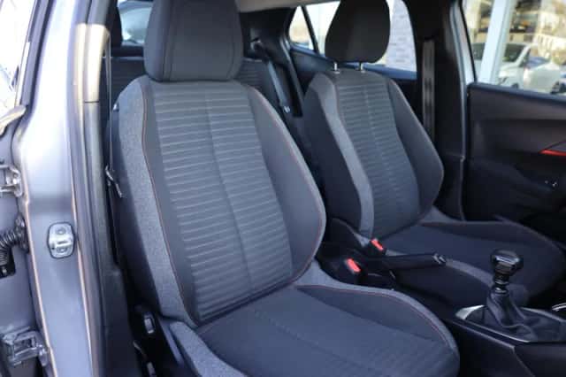 Peugeot 2008 (2021) thumbnail 5