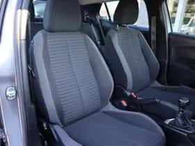 Peugeot 2008 (2021) thumbnail 5