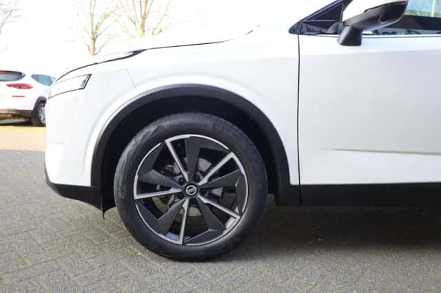 Nissan Qashqai (2022) thumbnail 4