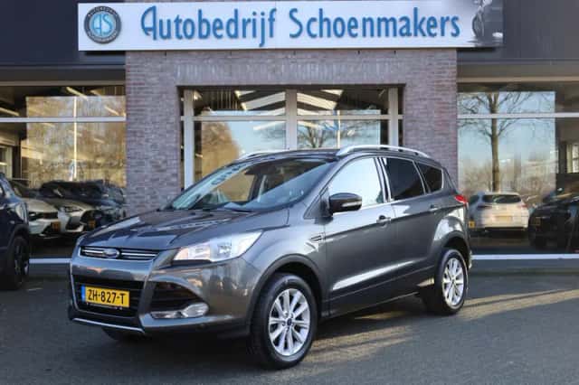 Ford Kuga (2016) thumbnail 1