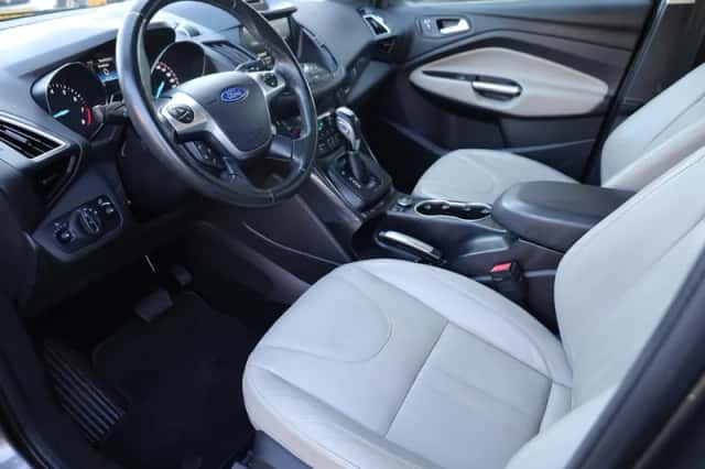 Ford Kuga (2016) thumbnail 4