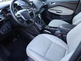 Ford Kuga (2016) thumbnail 4