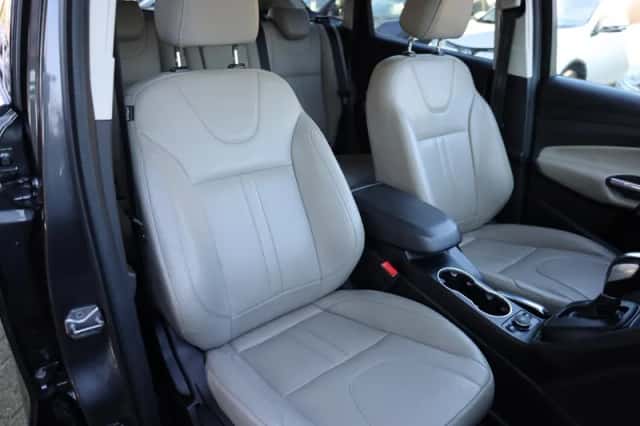 Ford Kuga (2016) thumbnail 5