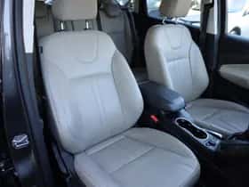 Ford Kuga (2016) thumbnail 5