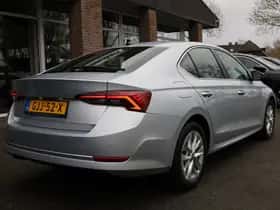 Škoda Octavia (2021) thumbnail 3