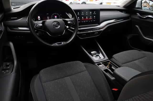 Škoda Octavia (2021) thumbnail 5