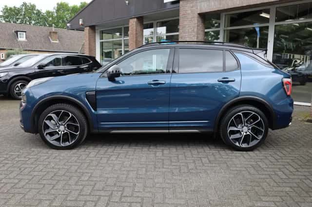 Lynk & Co 01 (2023) thumbnail 2