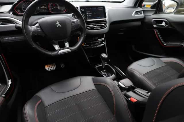 Peugeot 2008 (2019) thumbnail 4