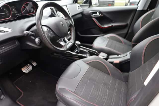 Peugeot 2008 (2019) thumbnail 5