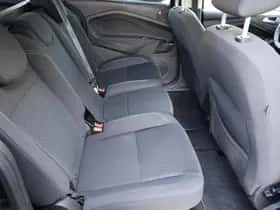Ford Grand C-Max (2016) thumbnail 23