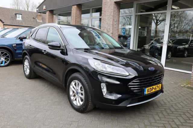 Ford Kuga (2023) thumbnail 3