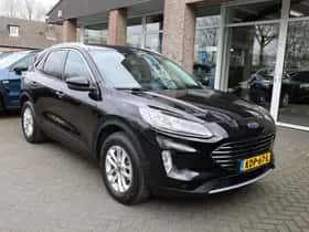 Ford Kuga (2023) thumbnail 3
