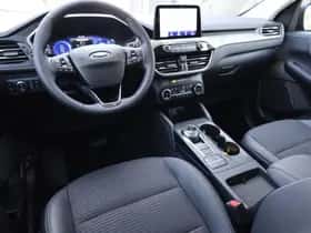 Ford Kuga (2023) thumbnail 5