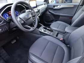 Ford Kuga (2023) thumbnail 6