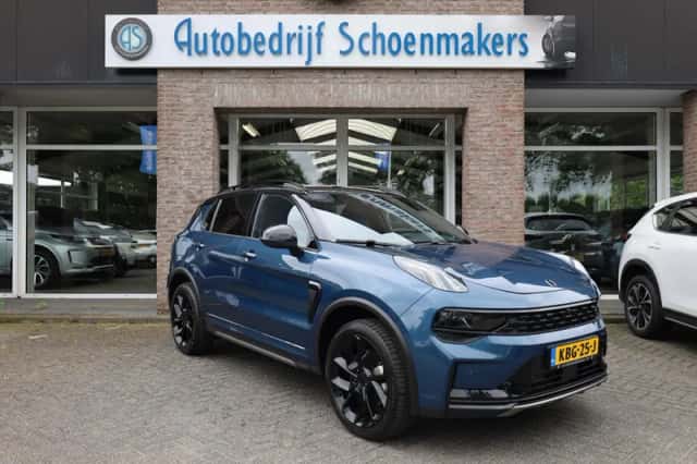 Lynk & Co 01 (2023) thumbnail 3