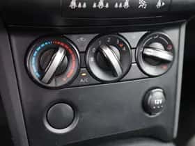 Nissan Qashqai (2009) thumbnail 12