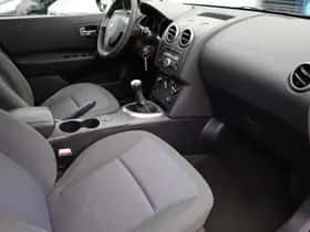 Nissan Qashqai (2009) thumbnail 15