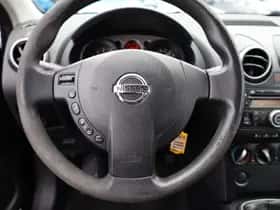 Nissan Qashqai (2009) thumbnail 9