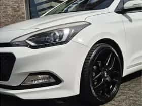 Hyundai i20 (2016) thumbnail 33