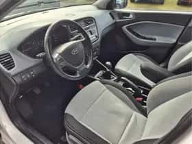 Hyundai i20 (2016) thumbnail 6