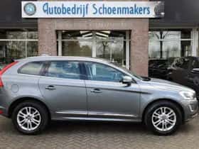 Volvo XC60 (2017) thumbnail 2