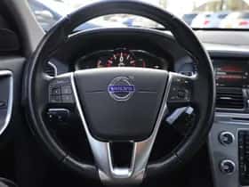 Volvo XC60 (2017) thumbnail 14
