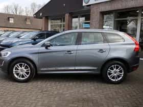 Volvo XC60 (2017) thumbnail 33