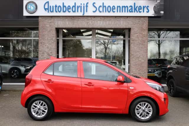 Kia Picanto (2021) thumbnail 2