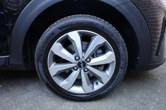 Kia Stonic (2024) thumbnail 4