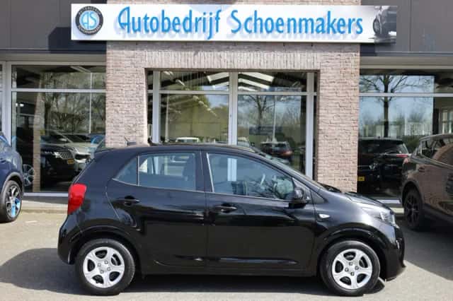 Kia Picanto (2023) thumbnail 2