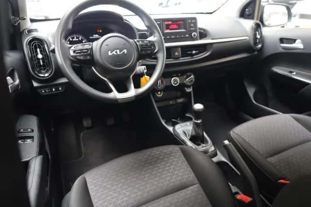 Kia Picanto (2023) thumbnail 4