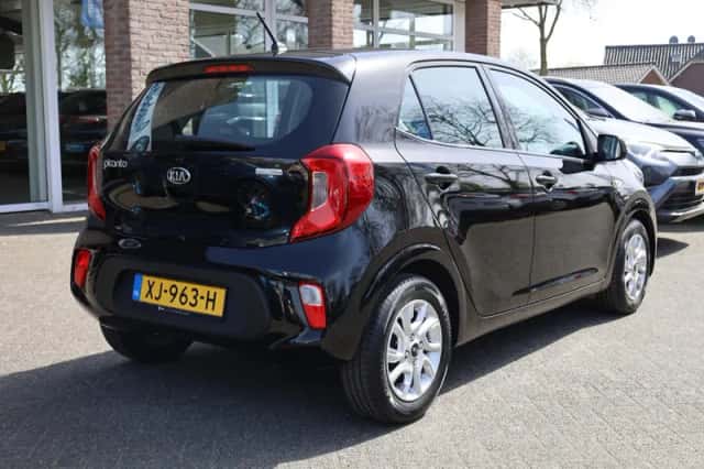 Kia Picanto (2019) thumbnail 3