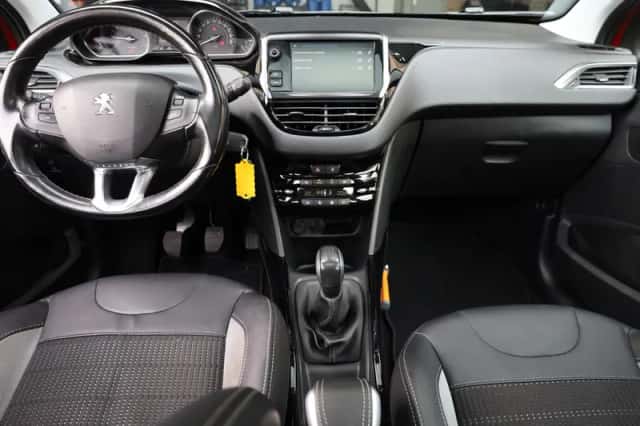 Peugeot 2008 (2018) thumbnail 4