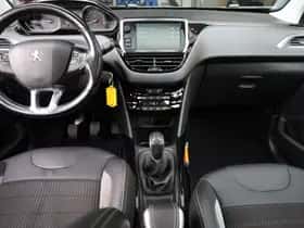 Peugeot 2008 (2018) thumbnail 4