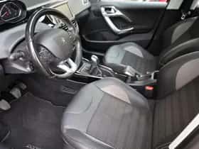 Peugeot 2008 (2018) thumbnail 5
