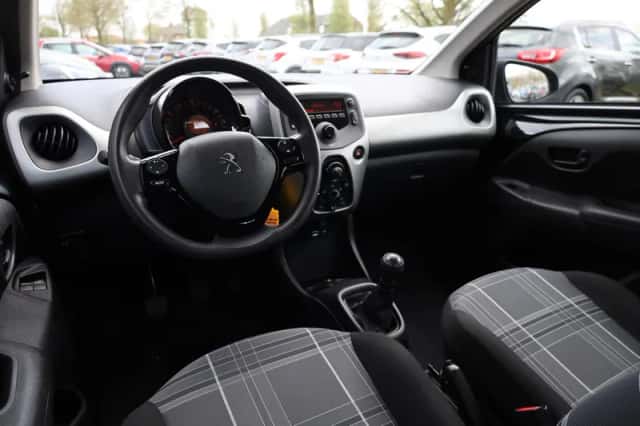 Peugeot 108 (2017) thumbnail 4