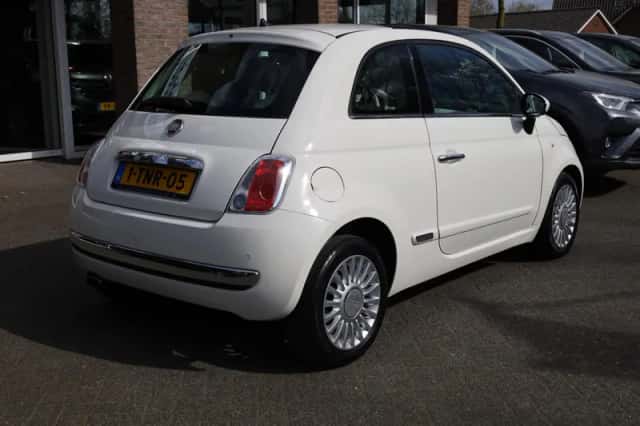 Fiat 500 (2014) thumbnail 2