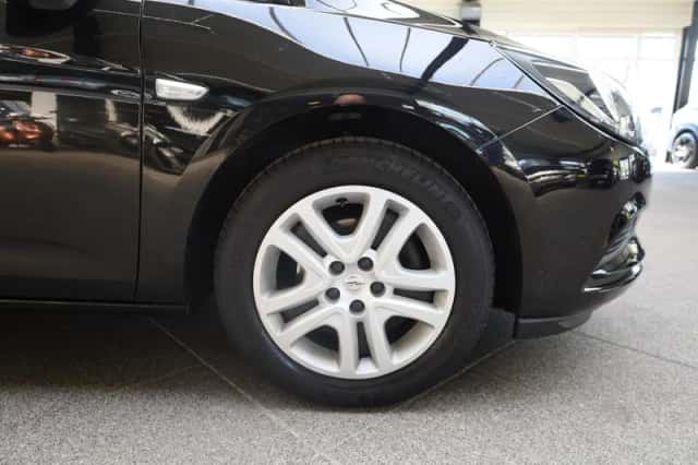 Opel Astra (2017) thumbnail 4