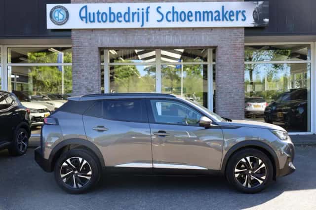 Peugeot 2008 (2021) thumbnail 2