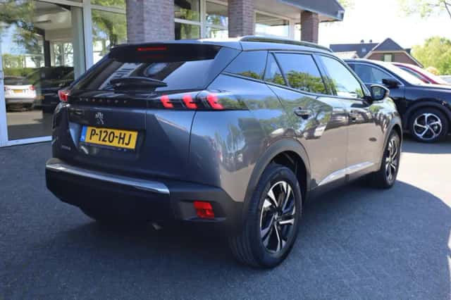 Peugeot 2008 (2021) thumbnail 3