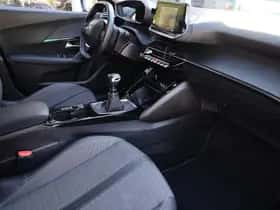 Peugeot 2008 (2021) thumbnail 23