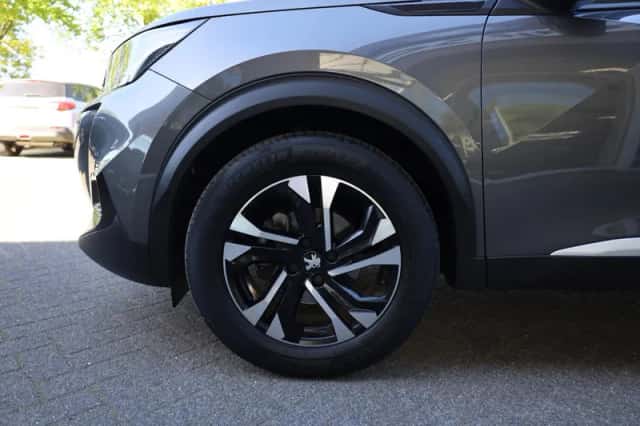 Peugeot 2008 (2021) thumbnail 4
