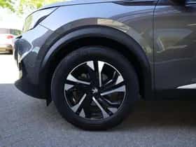 Peugeot 2008 (2021) thumbnail 4