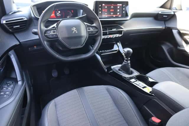Peugeot 2008 (2021) thumbnail 5