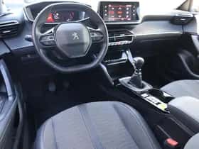 Peugeot 2008 (2021) thumbnail 5