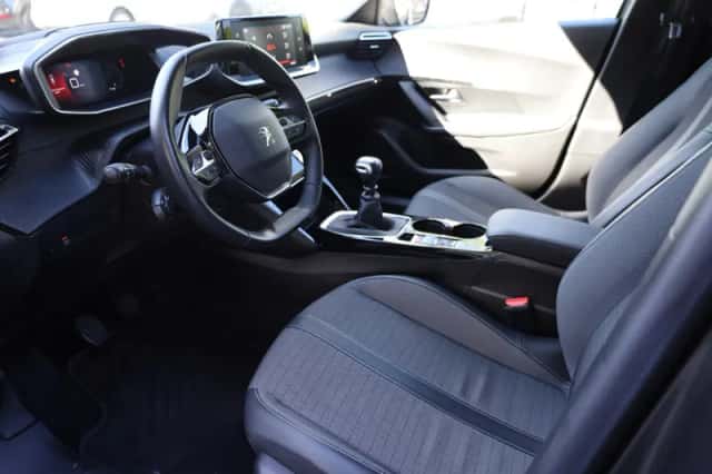 Peugeot 2008 (2021) thumbnail 6